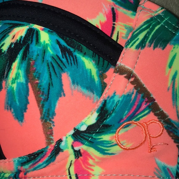 Bikini - Picture 2 of 5